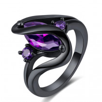  Damenring  Ring in schwarz mit violetten Steinchen