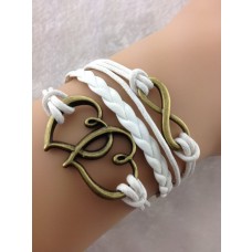 Armband mit Herzen und Infinity Applikation