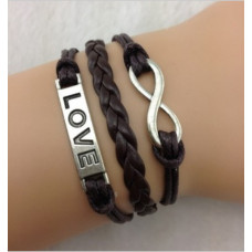 Armband mit Love Aufschrift und Unendlichkeitszeichen 